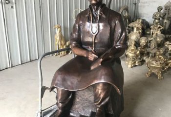 佛山白求恩坐姿纯铜雕塑赞颂英雄的象征