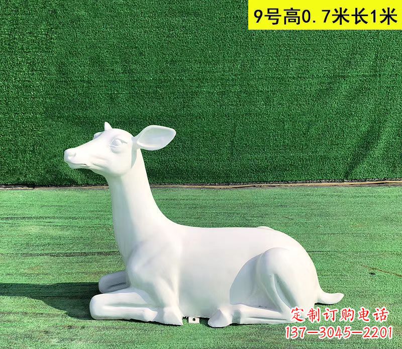 佛山玻璃钢白色小鹿动物雕塑