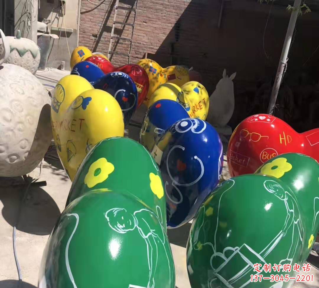 佛山玻璃钢彩绘气球雕塑商场陈美摆件