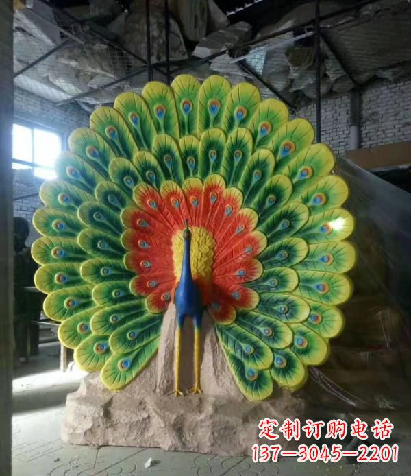 佛山玻璃钢制作的孔雀雕塑