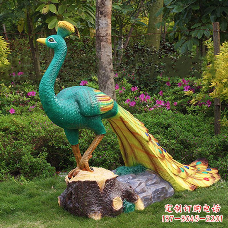 佛山玻璃钢制作的孔雀雕塑