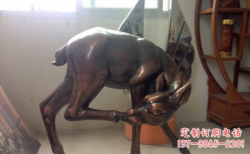 佛山玻璃钢小鹿仿铜动物雕塑