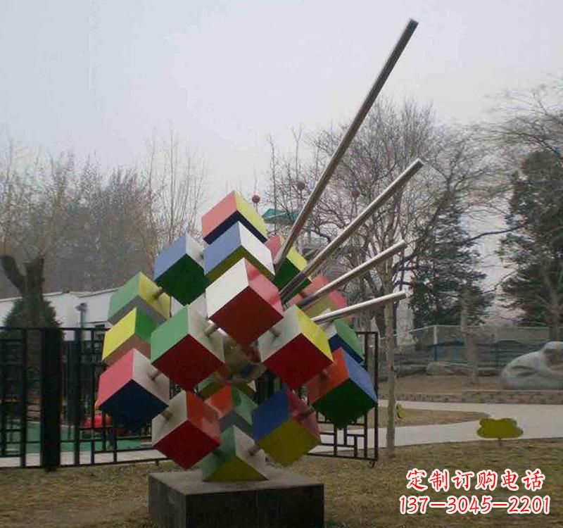 佛山不锈钢彩色魔方雕塑艺术与智慧的结合