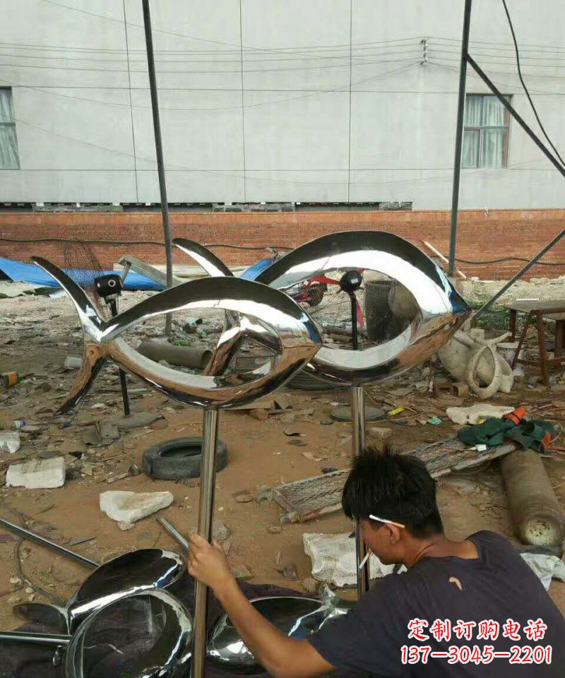 佛山不锈钢抽象鱼动物雕塑 (2)