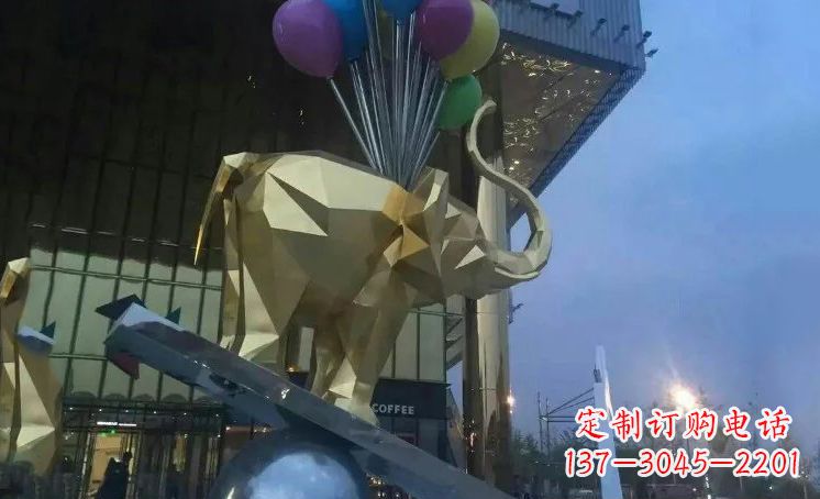 佛山大象踩高跷——点缀城市景观
