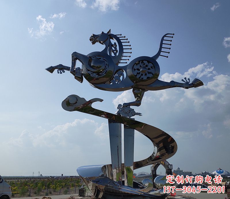 佛山不锈钢大型马踏飞燕景观雕塑集艺术与自然于一体