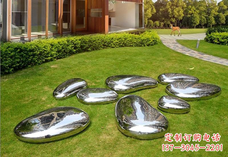 佛山不锈钢公园的鹅卵石雕塑