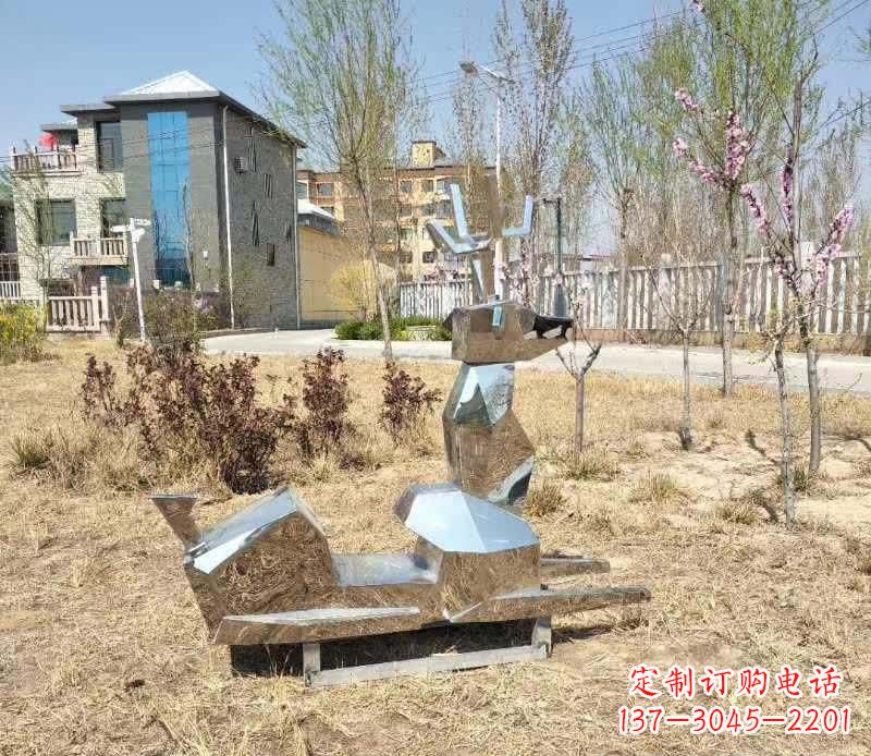佛山不锈钢公园小鹿雕塑给公园带来温馨气息