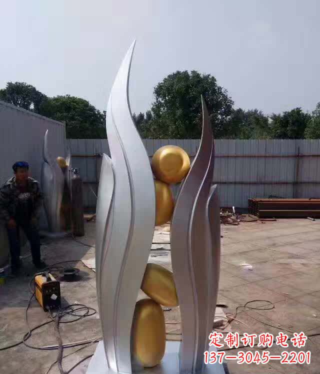 佛山不锈钢广场翅膀雕塑1