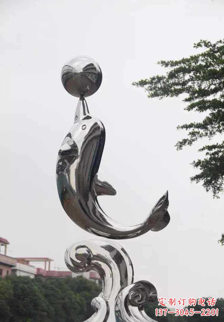 佛山海豚雕塑增添不锈钢广场的魅力