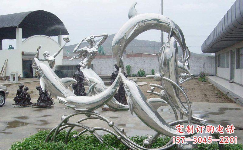 佛山不锈钢海豚的灵动嬉戏