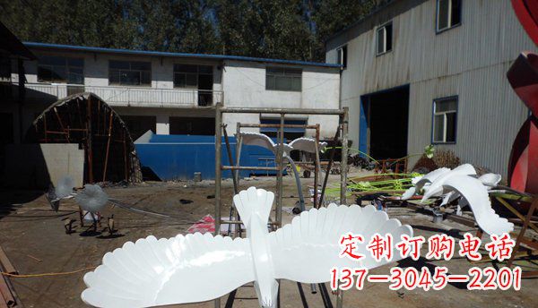 佛山不锈钢老鹰雕塑美丽的象征