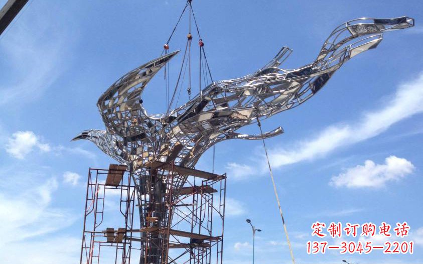 佛山不锈钢镂空鸽子雕塑美丽的象征