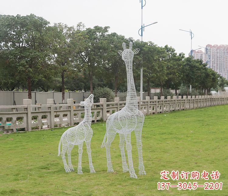 佛山精美的不锈钢长颈鹿雕塑