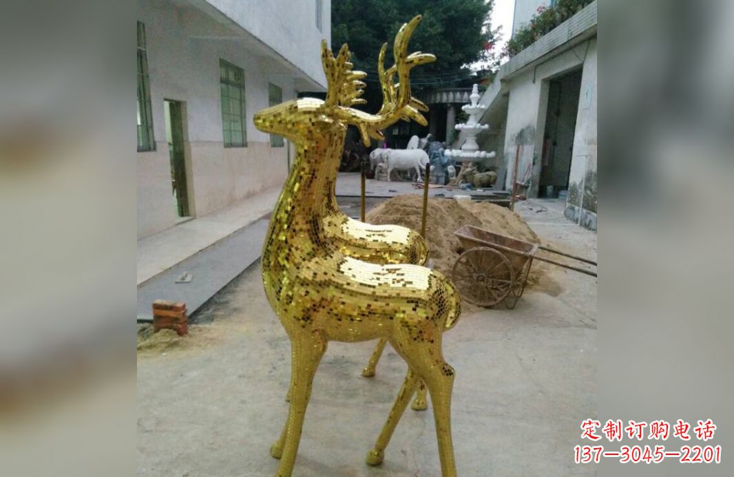 佛山不锈钢鹿公园的动物雕塑