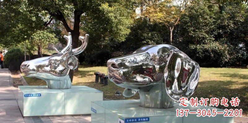 佛山狗头公园不锈钢鹿和狗雕塑