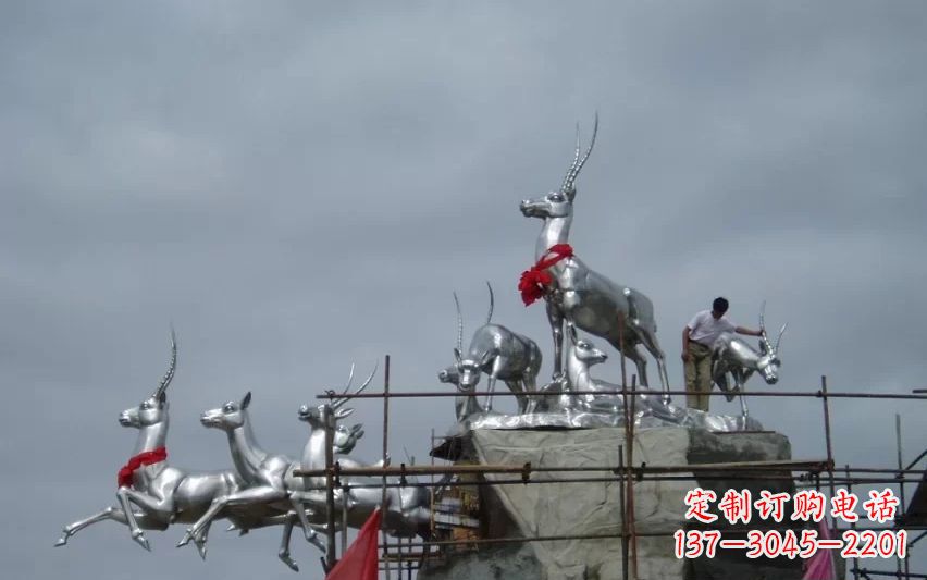 佛山不锈钢动物雕塑——美丽宁静的自然之美