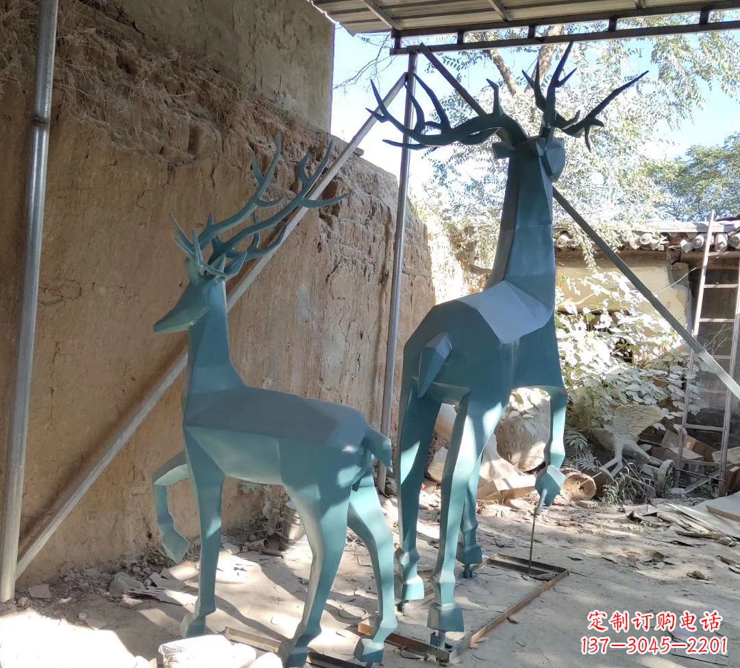 佛山不锈钢切面景观鹿雕塑——给景观增添优雅