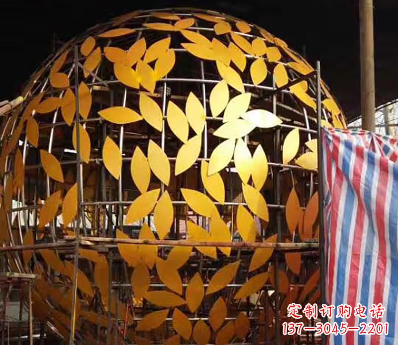佛山不锈钢树叶镂空球景观雕塑