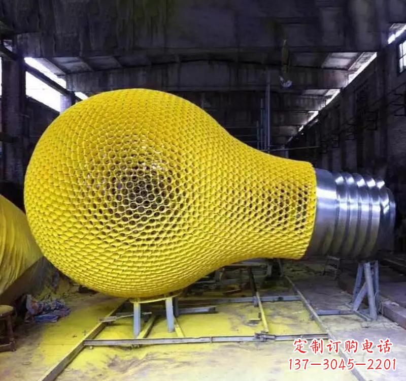 佛山不锈钢灯泡雕塑精美而又抢眼