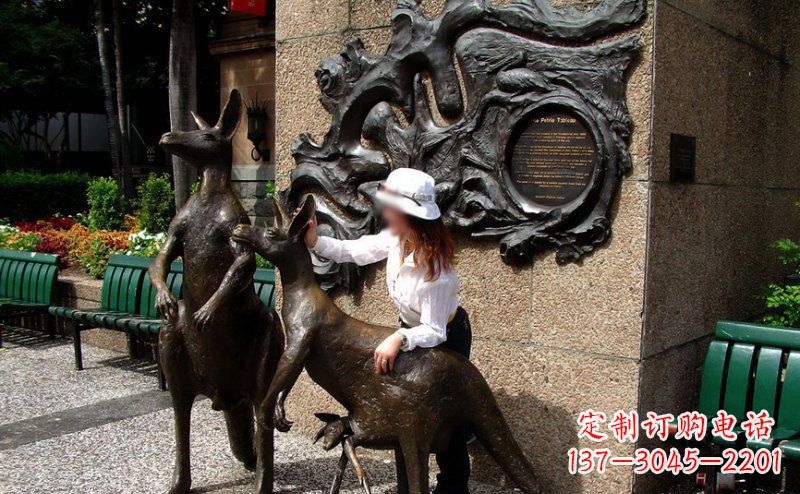 佛山袋鼠雕塑——装点步行街的美丽风景