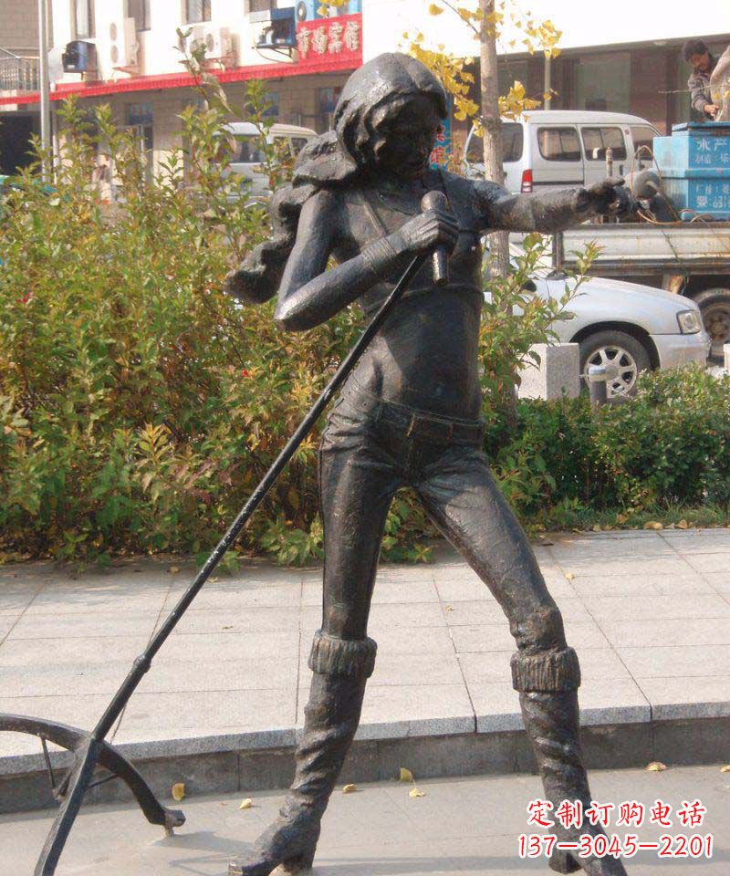 佛山唱歌的女人街边景观铜雕