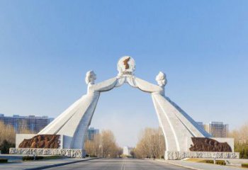 佛山城市街道的拱门雕塑——让城市更加精彩