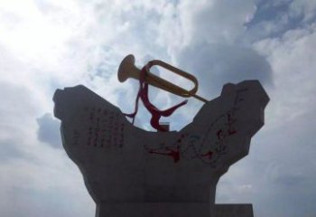 佛山革命烈士冲锋号雕塑让革命历史长存