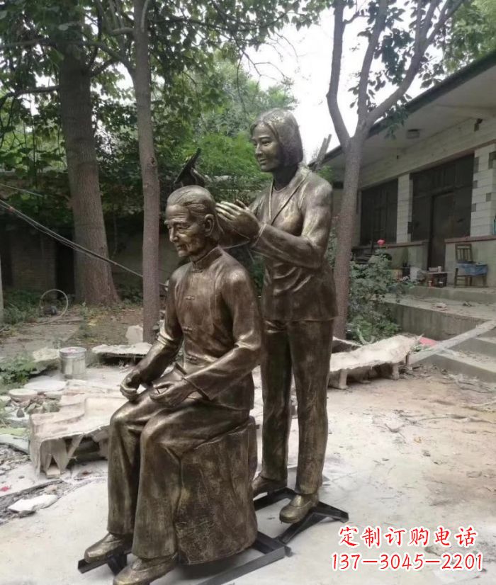 佛山纪念母亲的传统铜雕梳头人物