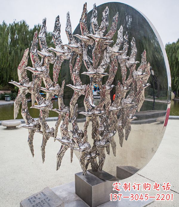 佛山欣赏鸽子轻盈的美丽——不锈钢动物鸽子雕塑