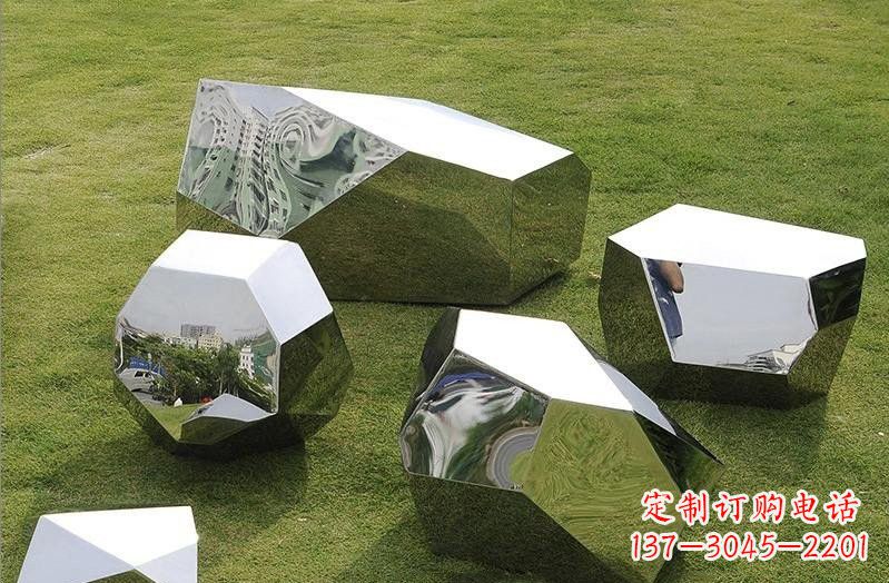 佛山精美不锈钢鹅卵石几何雕塑