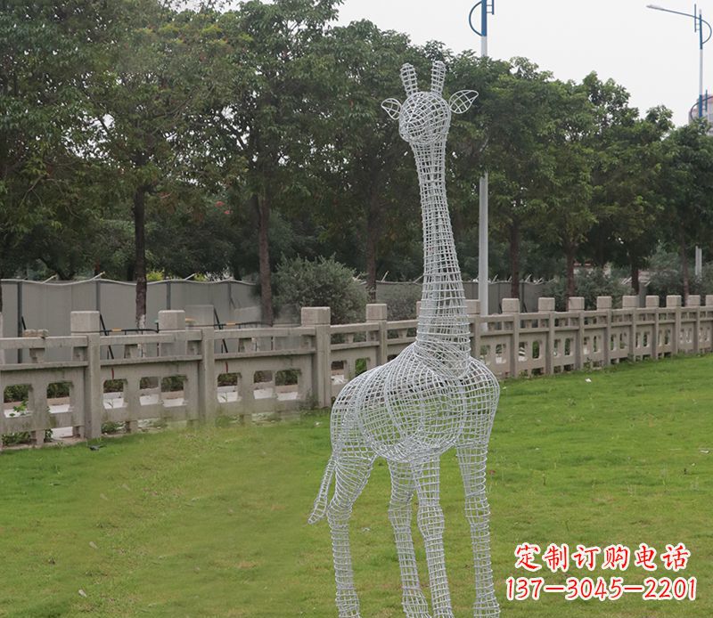 佛山浪漫活力·不锈钢镂空长颈鹿雕塑