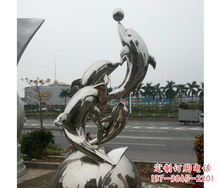 佛山海豚雕塑多功能不锈钢跳跃玩球