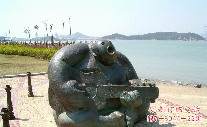 佛山音乐驻足,公园弹吉他铜雕