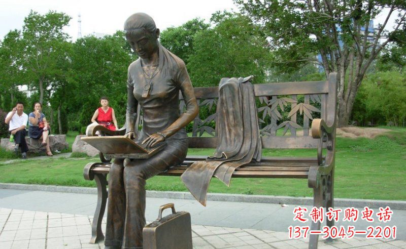 佛山把童真雕刻在铜雕中——女孩雕塑