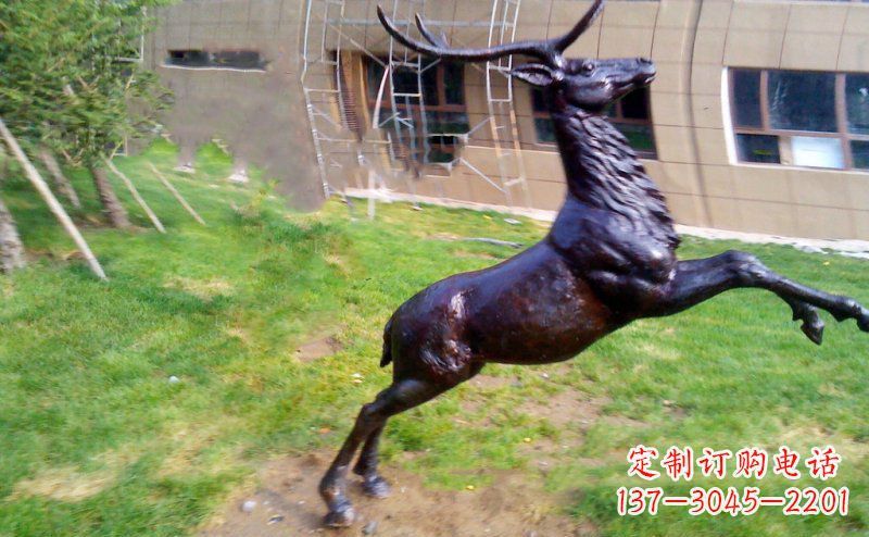 佛山跳跃的鹿动物铜雕