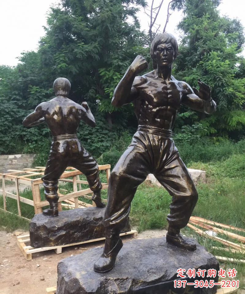 佛山荣耀李小龙,经典之作——“功夫之王”铜雕塑