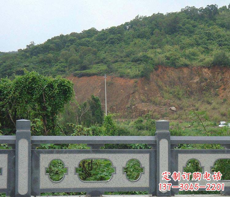 佛山景区仿古栏板石雕:展现华丽古典风格的雕塑艺术