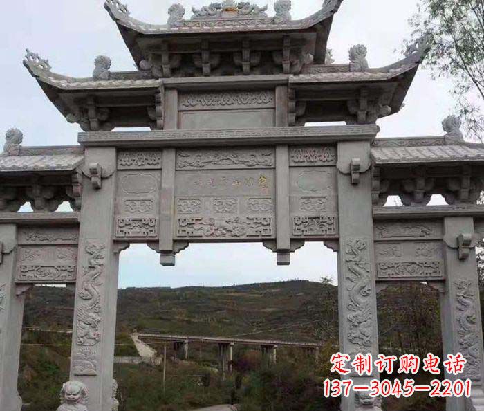 佛山地标性的三门石雕牌坊