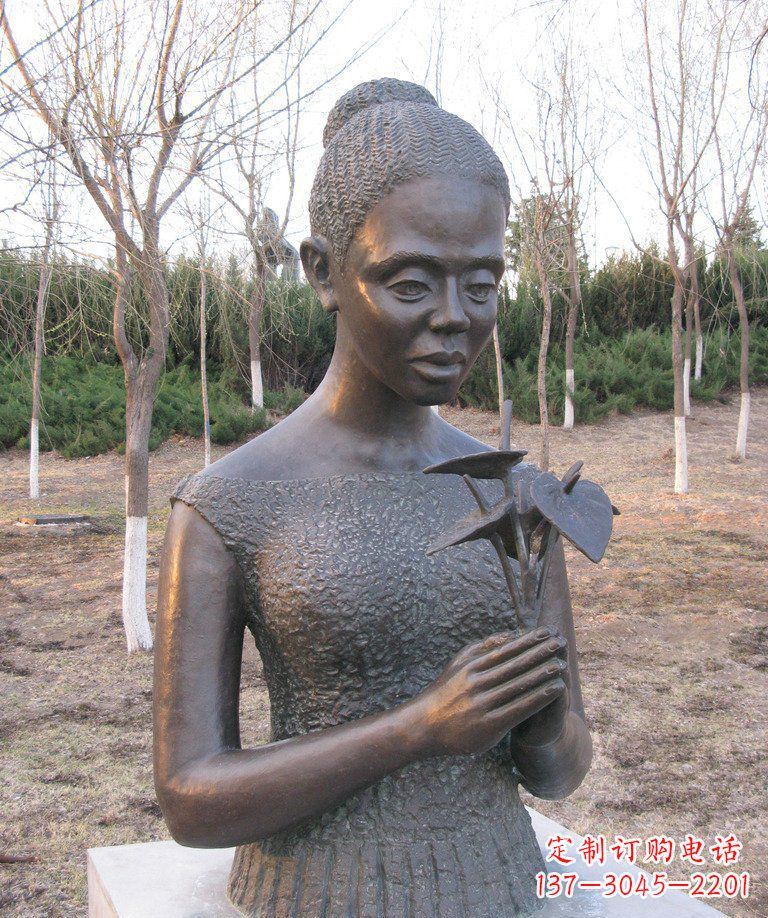 佛山拿着白鹤芋花朵的女人西方人物铜雕