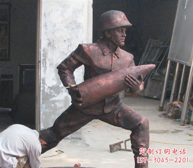 佛山铜雕炮弹战士,象征勇气和决心