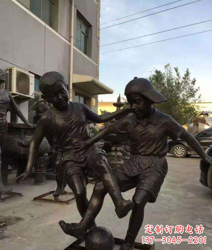 佛山踢足球儿童铜雕 (2)