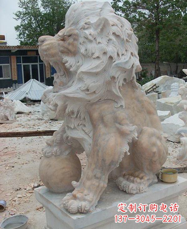 佛山晚霞红寺庙门口西洋狮子石雕