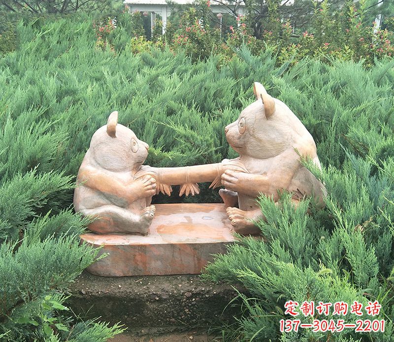 佛山晚霞红熊猫母子石雕