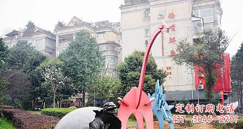 佛山小区破壳而出的小恐龙景观铜雕