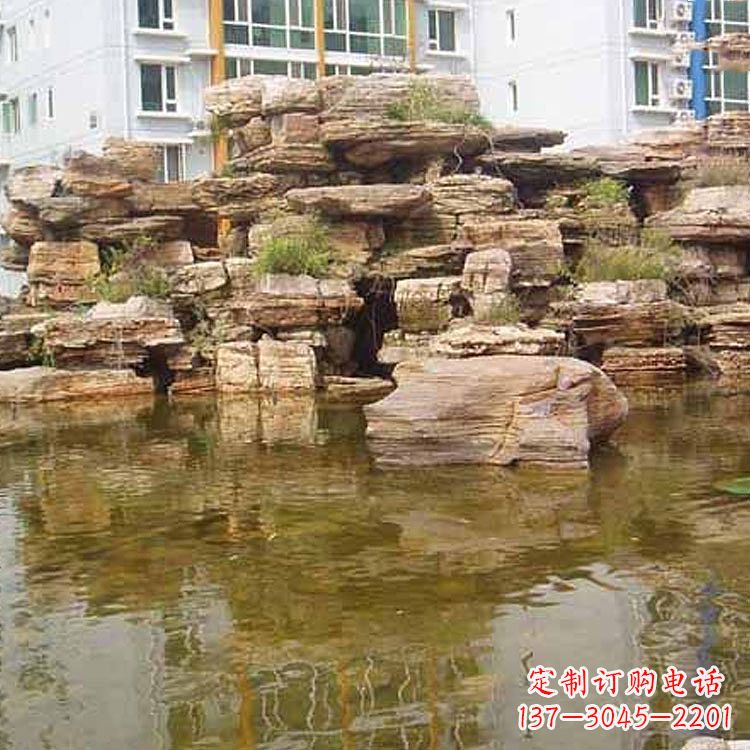 佛山小区庭院假山鱼池