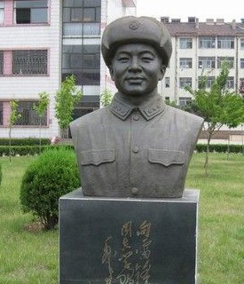 佛山校园雷锋铜像