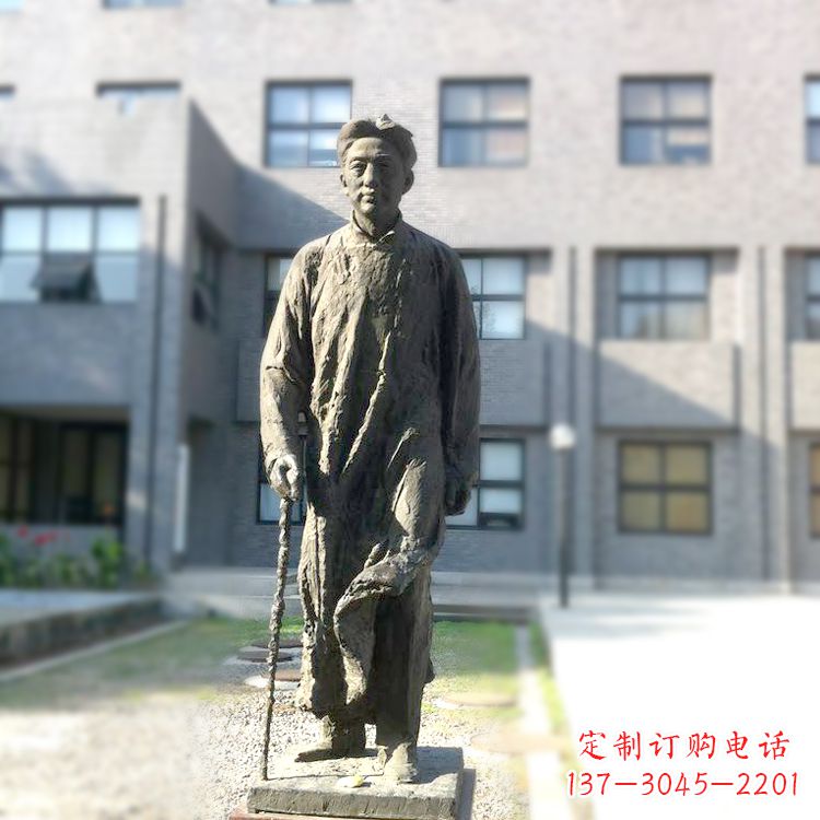 佛山校园名人徐悲鸿雕塑