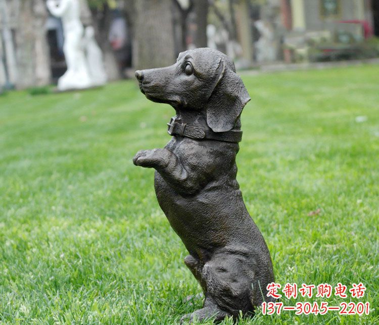 佛山站立的小狗铜雕