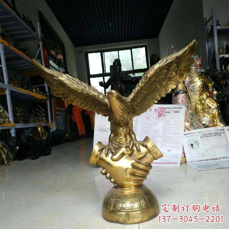 佛山铸铜老鹰雕塑大展宏图